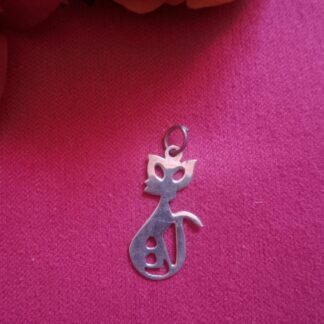 Sterling silver cat shaped pendant